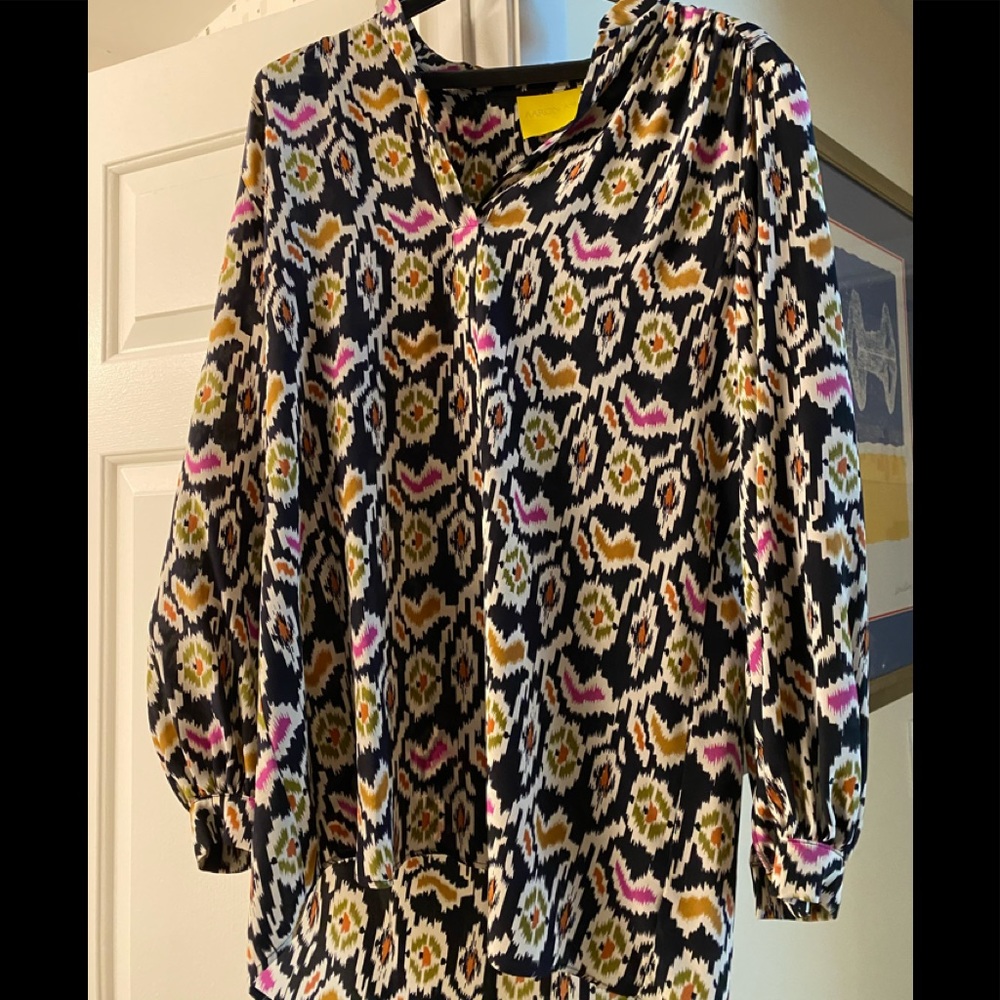 Black & green patterned top